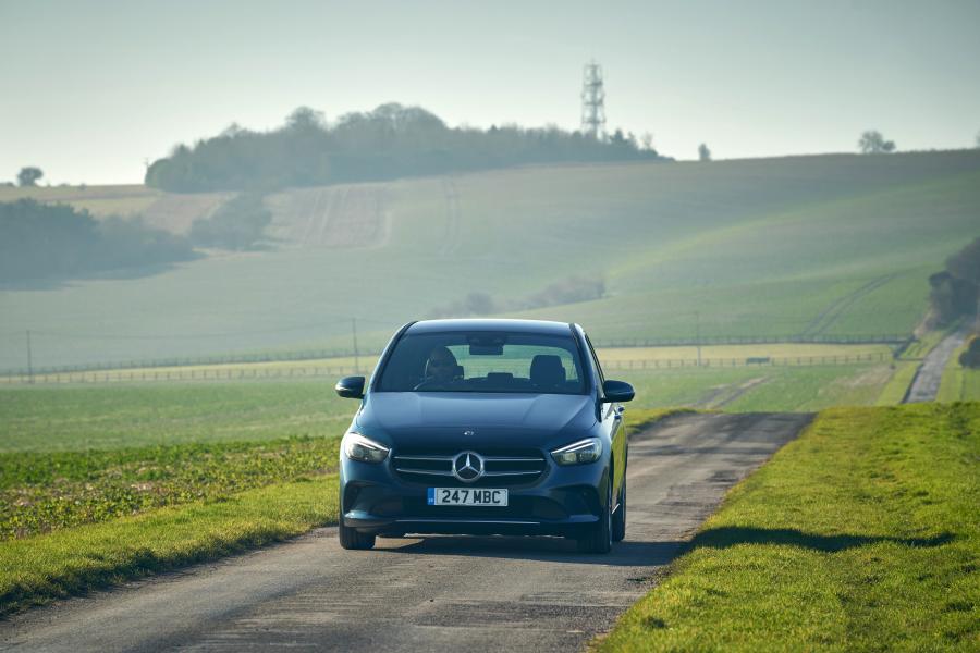  Mercedes-Benz B180 Sport (W247) 2019 года  (UK) (фото 25 из 40)